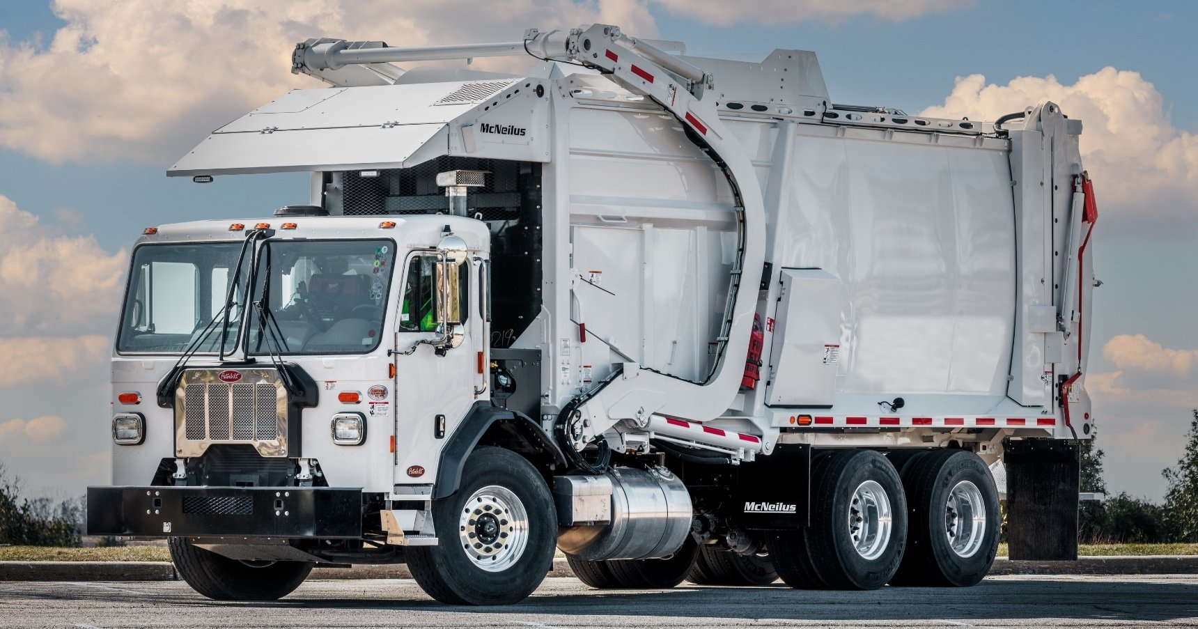 Meridian™ Front Loader from McNeilus®